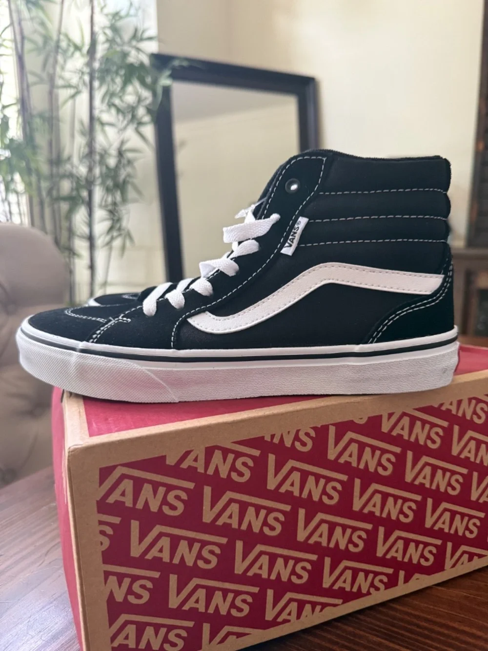 Brand New VANS Filmore High-Top Sneakers - Youth Size 6